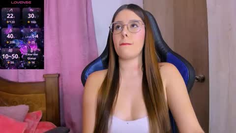 Snapshot of parisshayk chatting on November 2025 06:18:02 PM Paris online show from November 2025 06:18:02 PM