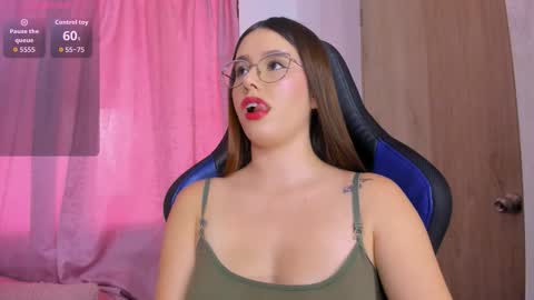 Snapshot of parisshayk chatting on November 2025 06:54:01 PM Paris online show from November 2025 06:54:01 PM