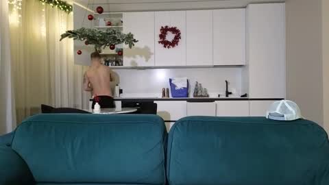 Pashka online show from December 2025 06:18:01 AM