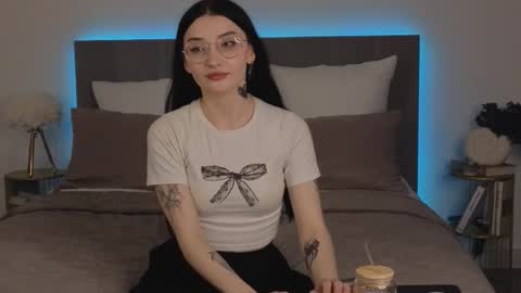 Patricia online show from November 2025 03:44:01 PM