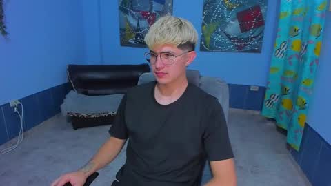 .... online show from November 2025 08:52:02 PM