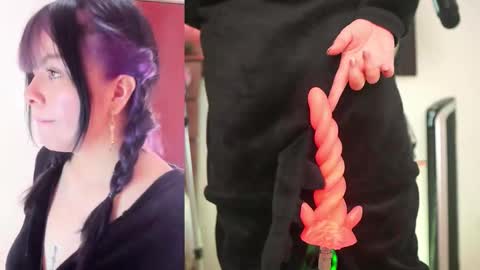 Paula online show from December 2025 07:40:02 PM