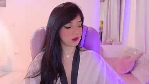 Sofa online show from October 2025 04:37:01 AM