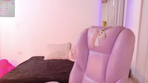 Sofa online show from February 2026 09:33:01 PM