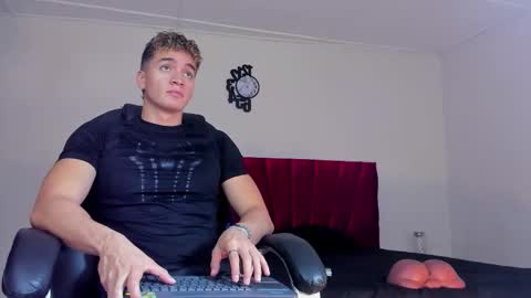 Paull George online show from September 2025 02:09:02 PM