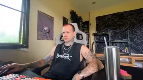 Snapshot of paul_razor chatting on June 2026 03:59:01 AM Paul online show from June 2026 03:59:01 AM