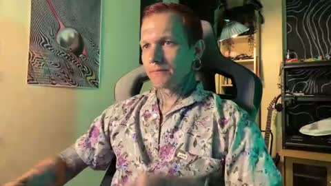 Snapshot of paul_razor chatting on June 2026 06:30:01 PM Paul online show from June 2026 06:30:01 PM