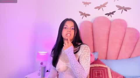 Paula   online show from November 2025 01:33:02 PM