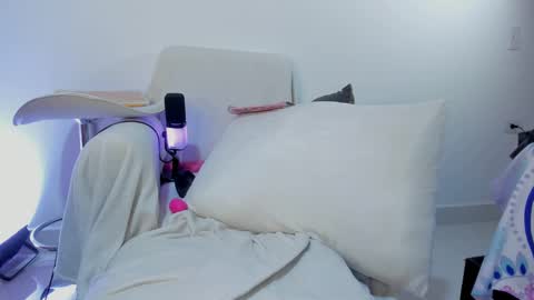 Paula perez - online show from March 2025 08:13:01 AM