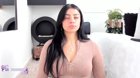 Snapshot of paulafer_ chatting on January 2025 03:07:01 PM online show from January 2025 03:07:01 PM