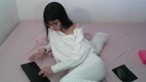 Snapshot of paulainblue chatting on October 2025 02:17:02 AM online show from October 2025 02:17:02 AM