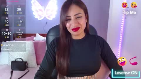 paulina online show from March 2025 05:43:02 PM