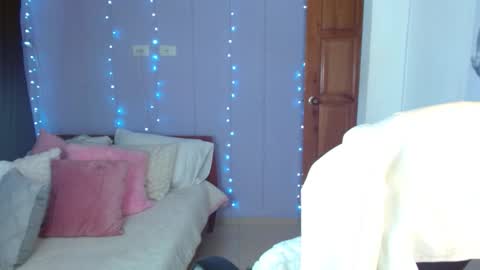 paulina online show from October 2025 03:52:01 PM