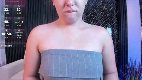 Paulina  online show from September 2025 12:49:02 PM