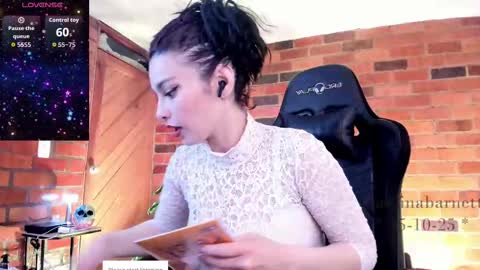 Snapshot of paulinabarnett_ chatting on October 2025 04:09:01 PM Paulina online show from October 2025 04:09:01 PM