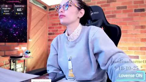 Snapshot of paulinabarnett_ chatting on October 2025 07:53:01 AM Paulina online show from October 2025 07:53:01 AM