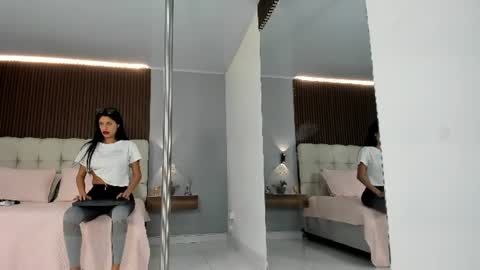 paulinasilver online show from July 2026 02:13:01 PM