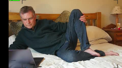 paullie2011 online show from November 2025 12:14:02 PM