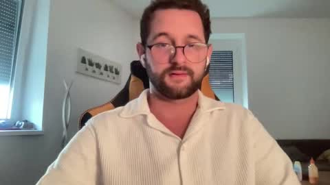 love bush online show from September 2025 04:01:01 PM