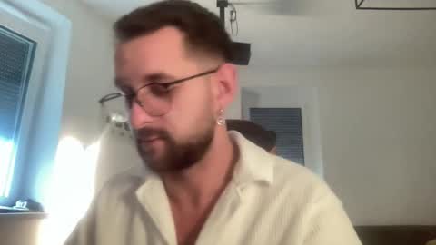 love bush online show from October 2025 06:56:02 AM