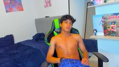 Snapshot of paultallx chatting on April 2026 03:35:02 AM Paul online show from April 2026 03:35:02 AM