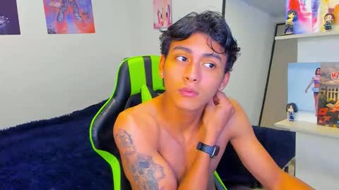 Snapshot of paultallx chatting on April 2026 01:25:01 AM Paul online show from April 2026 01:25:01 AM