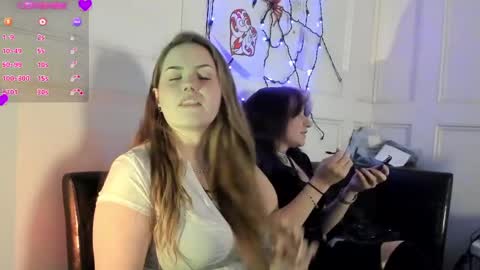 ArtsyHeartsyy online show from January 2025 04:54:01 AM