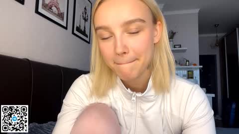 Lola online show from October 2025 01:22:02 PM