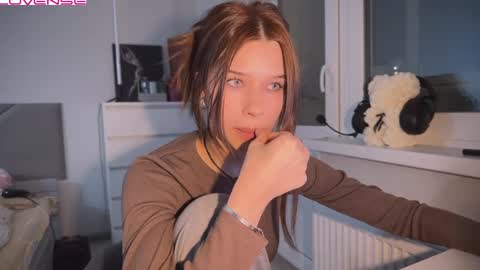 Snapshot of peaceful_oblivion chatting on February 2025 05:49:02 PM Sandra Next Stream pm MSK 5 pm UTC1pm EDT online show from February 2025 05:49:02 PM