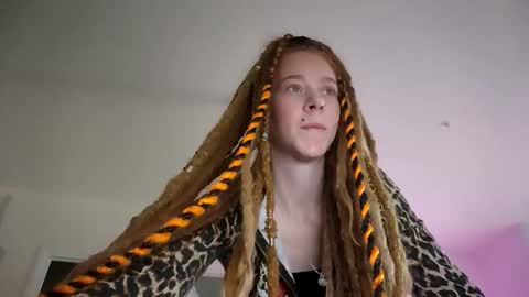 Snapshot of peacelove_weed chatting on November 2025 04:52:02 PM Lucid Lucy online show from November 2025 04:52:02 PM