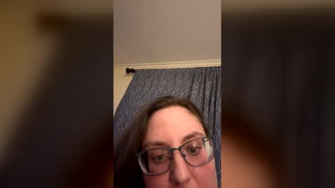 Snapshot of peachesbestfriend chatting on April 2026 05:19:08 AM peachesbestfriend online show from April 2026 05:19:08 AM