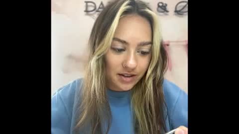 Snapshot of peachesncreampiezz chatting on July 2026 04:45:01 PM peachesncreampiezz online show from July 2026 04:45:01 PM
