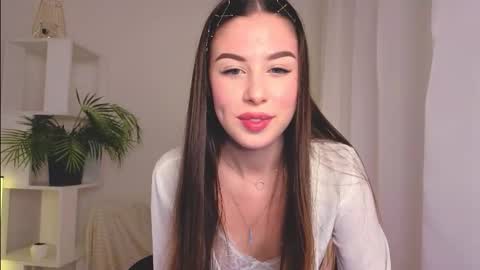 Chloe online show from September 2025 01:33:01 PM