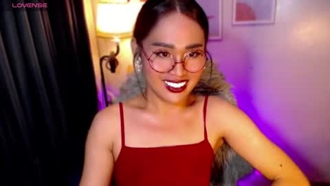 Snapshot of peakaboo_xx chatting on June 2026 09:46:01 PM Angel Creamdensada online show from June 2026 09:46:01 PM