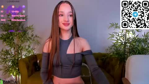 Snapshot of pearl_bloom chatting on May 2026 01:14:01 AM Sex Leah online show from May 2026 01:14:01 AM