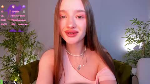 Snapshot of pearl_bloom chatting on May 2026 11:13:01 PM Sex Leah online show from May 2026 11:13:01 PM