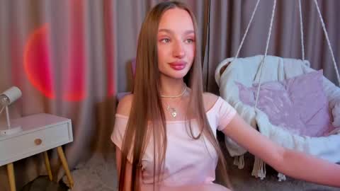 Snapshot of pearl_bloom chatting on May 2026 11:46:02 PM Sex Leah online show from May 2026 11:46:02 PM