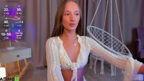 Snapshot of pearl_bloom chatting on July 2026 12:17:01 AM Sex Leah online show from July 2026 12:17:01 AM
