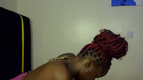 Snapshot of pearl_velvet chatting on February 2026 06:11:02 PM vel online show from February 2026 06:11:02 PM