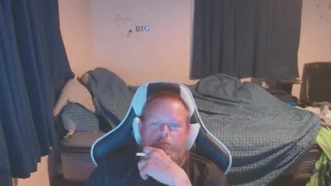 pecker40 online show from February 2025 02:00:01 AM