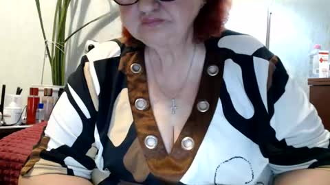 Snapshot of peggysoft chatting on June 2026 06:12:01 PM PeggySoft online show from June 2026 06:12:01 PM