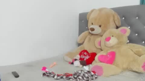 penelope_fox29 online show from May 2026 04:04:02 PM