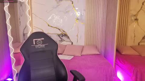 penelope online show from April 2026 04:52:01 AM