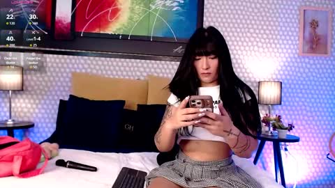 Snapshot of penelopee_28 chatting on May 2026 04:10:02 AM Penelope Lets get to 100 hands up online show from May 2026 04:10:02 AM