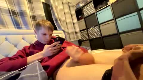 Penguin online show from October 2025 03:08:01 AM