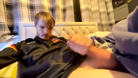 Penguin online show from February 2026 11:12:02 PM