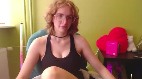 Snapshot of penny_lust chatting on June 2026 06:51:02 AM Penny online show from June 2026 06:51:02 AM