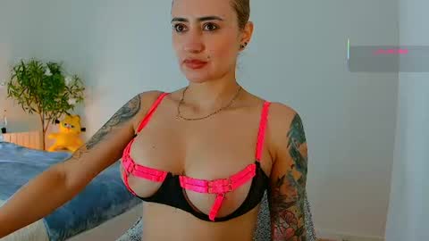 Hi Im Penelope  better vibrations  1111 online show from June 2026 11:30:02 AM