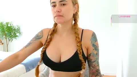 Hi Im Penelope  better vibrations  1111 online show from July 2026 10:29:01 AM