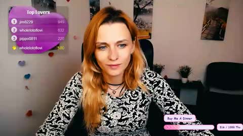 Mia online show from November 2025 10:41:02 PM